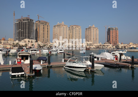 Marina im Pearl in Doha, Katar Stockfoto
