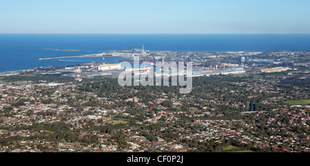 Blick hinunter auf Wollongong Stadt und Vororte Stockfoto