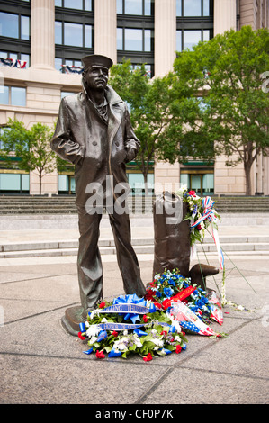 Die Statue einer Navy Sailor an der US Naval Memorial in Washington DC. Stockfoto