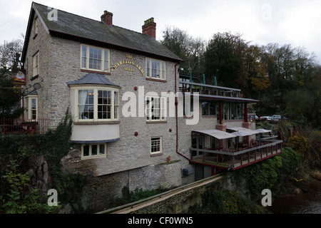 Hier an einem bewölkten und etwas düsteren Tag in Ludlow ist der Lord Nelson Pub. Stockfoto