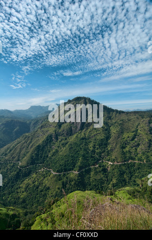 Blick durch die schönen Ella Gap von Little Adams Peak in der Nähe von Ella, Sri Lanka Stockfoto