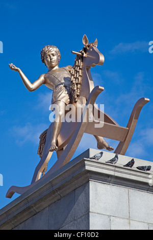 London, Trafalgar Square die vierte Plinthe machtlos Strukturen, Abb. 101 installiert 23. Februar 2012 Stockfoto