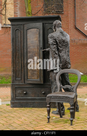 CS Lewis Bronze-Statue in Belfast zum Gedenken an The Lion, The Witch and the Wardrobe Stockfoto