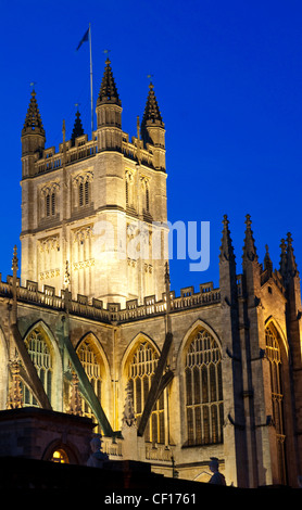 Eine Ansicht der Abteikirche von Bath in der Abenddämmerung Stockfoto