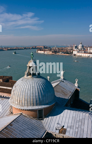 Luftbild von Canale della Giudecca und Santa Maria della Salute aus San Giorgio di Maggiore - Venedig, Venezia, Italien, Europa Stockfoto