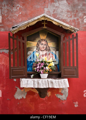 Straße Altar an der Wand des Büros der kommunistischen Partei Italiens in Castello Bezirk - Venedig, Venezia, Italien, Europa Stockfoto