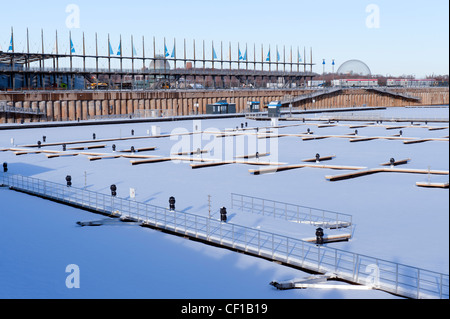 Leere Marina im Winter im alten Hafen von Montreal. Stockfoto