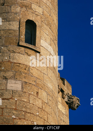 Nahaufnahme von einem Wasserspeier auf Broadway Tower. Der Turm war die Idee von Capability Brown und 1798 vollendet. Stockfoto