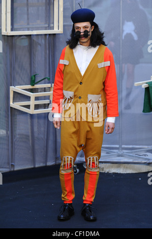 Henrik Vibskov Paris Ready to Wear Menswear Frühjahr-Sommer 2012 Stockfoto