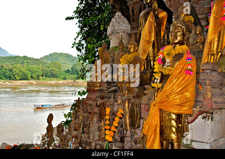 Pak Ou Höhlen Laos Stockfoto