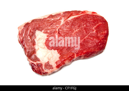 Schottische North Highland Rib Eye Steak isoliert auf einem weißen Studio-Hintergrund. Stockfoto