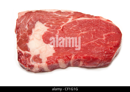 Schottische North Highland Rib Eye Steak isoliert auf einem weißen Studio-Hintergrund. Stockfoto