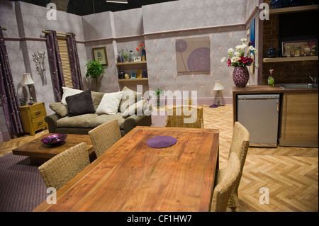 BBC Wales Pobol y Cwm walisischen Sprache TV-Drama Film set studio Stockfoto