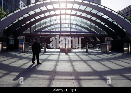 Der Eingang zum Canary Wharf Station auf der Jubilee Line in den Docklands von London 2. Stockfoto