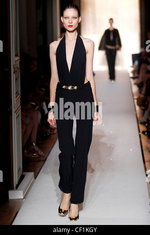 Yves Saint Laurent Paris bereit, WearSpringSummer 2012 Stockfoto