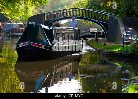 Hausboote am Oxford-Kanal im Herbst. Stockfoto