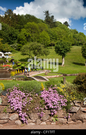 Großbritannien, England, Devon, Torquay, Cockington Village, Rose Cottage Tea Garden Stockfoto