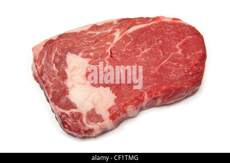 Schottische North Highland Rib Eye Steak isoliert auf einem weißen Studio-Hintergrund. Stockfoto