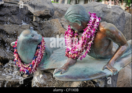 Hawaii - Makua und Kila-Statue am Waikiki Beach, Honolulu, Oahu Island Stockfoto