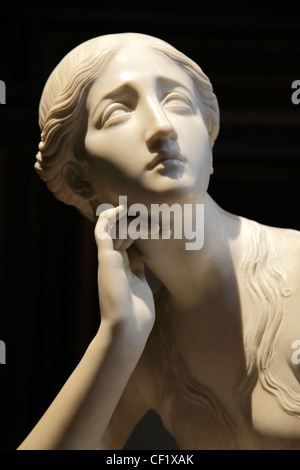 Viktorianische Skulptur auf dem Display im Fitzwilliam Museum, Cambridge. Stockfoto