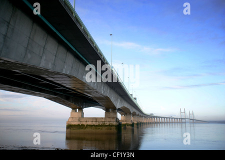 Der Severn-Brücke verbindet England und Südwales. Diese neue Kreuzung oder zweite Brücke, eröffnete am 5. Juni 1996 von seinem Stockfoto