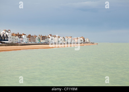 Ein Blick auf die traditionellen Cinque Port Stadt Deal vom Pier Stockfoto