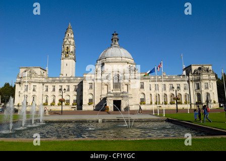 Rathaus in Cardiff, einem prächtigen edwardianischen Gebäude im Stil englischen Renaissance 1904 fertiggestellt. Stockfoto