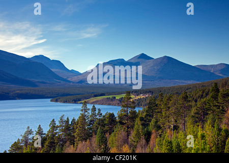 Der Atnsjøen See / Atnsjoen im Herbst, Sør-Fron in Oppland Grafschaft und Stor-Elvdal in Hedmark Grafschaft, Norwegen Stockfoto