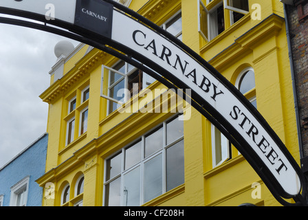 Carnaby Street Beschilderung in der Carnaby Street. Carnaby Street befindet sich in Soho im Londoner West End in der Nähe von Regent Street. Es Bec Stockfoto