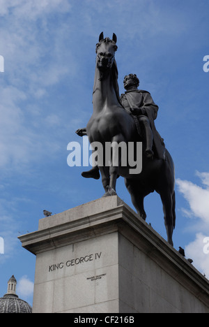 Statue von König George IV InTrafalgar Square. Trafalgar Square erinnert an die Schlacht von Trafalgar 1805. Stockfoto