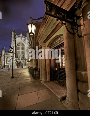 Stadt Bath, Trinkhalle und Abtei bei Abenddämmerung Uk GB Stockfoto