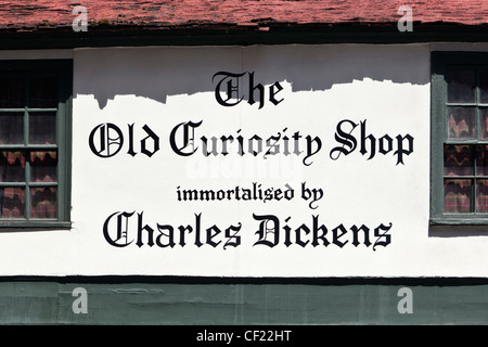 Die Old Curiosity Shop von Charles Dickens verewigt. Im sechzehnten Jahrhundert Shop ist wahrscheinlich die älteste im Zentrum von London. Stockfoto