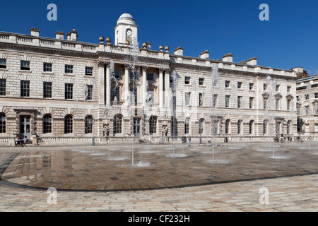 Die Edmond J. Safra Fountain Court des Somerset House. Stockfoto