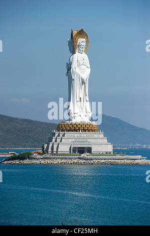 108 Meter drei doppelseitig Statue des Guan Yin Buddha Stockfoto