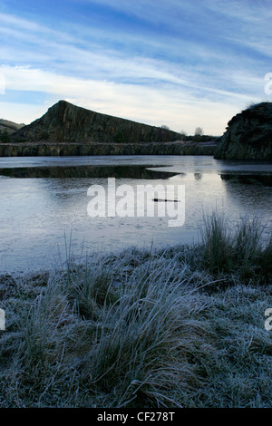 Ein Winter-Blick auf die große Whin Sill am Cawfields in der Nähe der Stadt Haltwhistle. Stockfoto