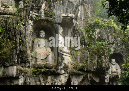 Kalkstein Klippe in feilai Feng mit buddhistischen Skulpturen an ling Yin Tempel Hangzhou China Stockfoto