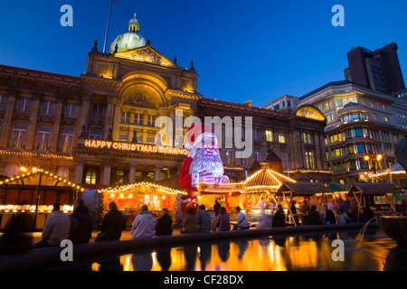 Weihnachts-Dekorationen auf dem Frankfurter Weihnachtsmarkt statt am Victoria Square und oberen New Street im Stadtzentrum von Birmingham. Stockfoto