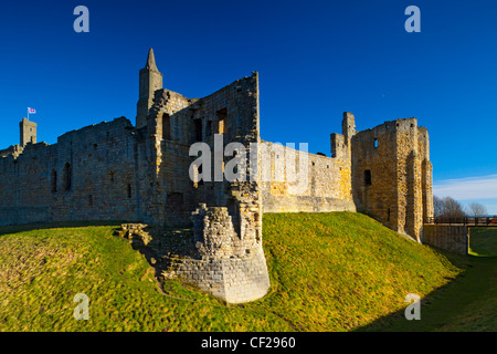 Warkworth Castle, ein 12. Jahrhundert Stein Motte und Bailey-Festung befindet sich in der Nähe von Northumberland Heritage Coast. Stockfoto