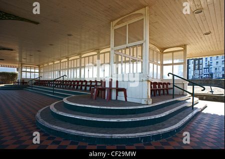 Die Nayland Abri aufgeführt eine Klasse ll Tierheim am Strand von Margate wo T S Eliot Teil Lll von The Waste Land schrieb Stockfoto