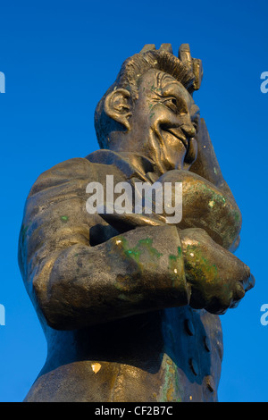 Statue von Stan Laurel durch Robert Olley in North Shields. Stan Laurel wurde eine Hälfte der Welt-berühmten Komödie Doppel-Act Laurel eine Stockfoto