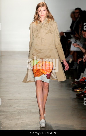 Peter Som New York bereit zum WearSpringSummer 2012 Stockfoto