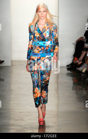 Peter Som New York bereit zum WearSpringSummer 2012 Stockfoto