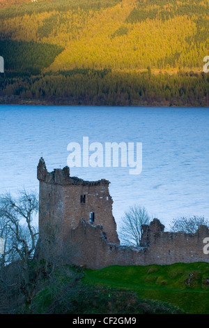 Urquhart Castle am Ufer des Loch Ness im Great Glen. Stockfoto