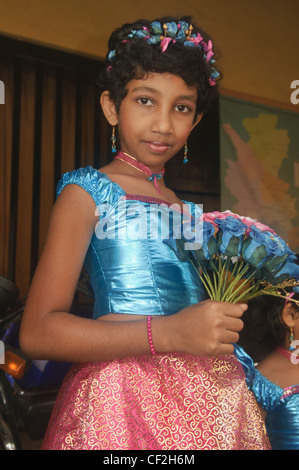 junges Mädchen bei einer Hochzeit in Galle, Sri Lanka Stockfoto