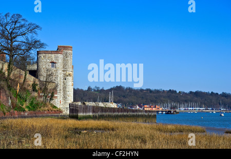 Upnor Castle, ein elisabethanisches Artilleriefestung an den Ufern des Flusses Medway. Stockfoto