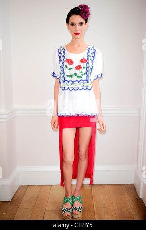 Tata Naka London bereit zum WearSpringSummer 2012 Stockfoto