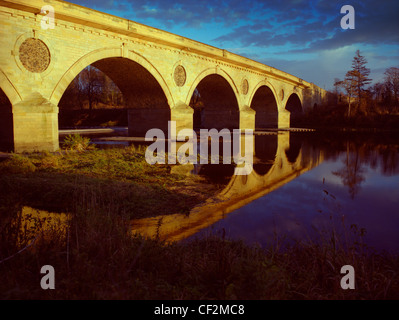 Coldstream Brücke über dem Fluss Tweed Coldstream in Schottland mit Cornhill auf Tweed in England verbinden. Es war hier, dass Stockfoto