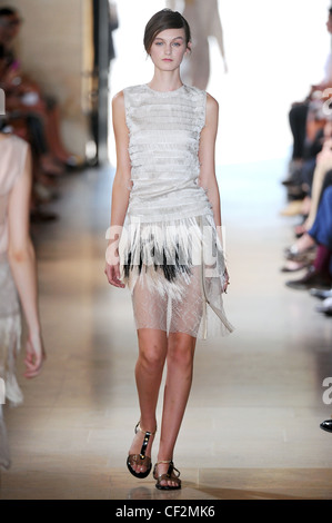 Sharon Wauchob Paris bereit, WearSpringSummer 2012 Stockfoto