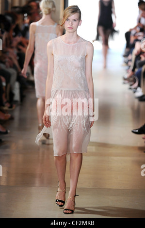 Sharon Wauchob Paris bereit, WearSpringSummer 2012 Stockfoto