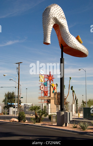 Riesige Schuh außerhalb der Neon Sign Boneyard, Las Vegas Stockfoto